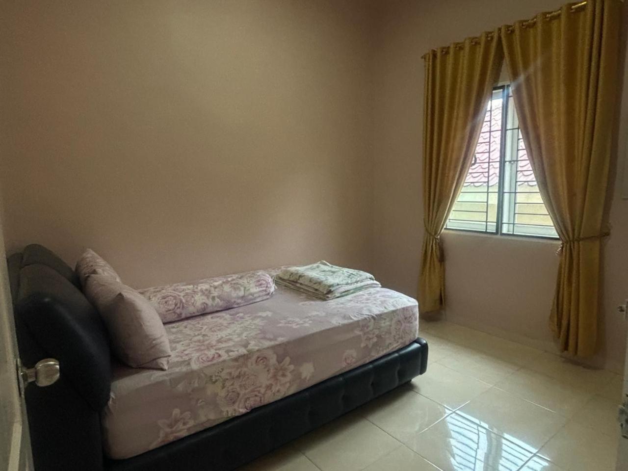 Villa Brastagi Resort Jalan Mimpin Tua Blok C No. 41 Berastagi Exterior photo